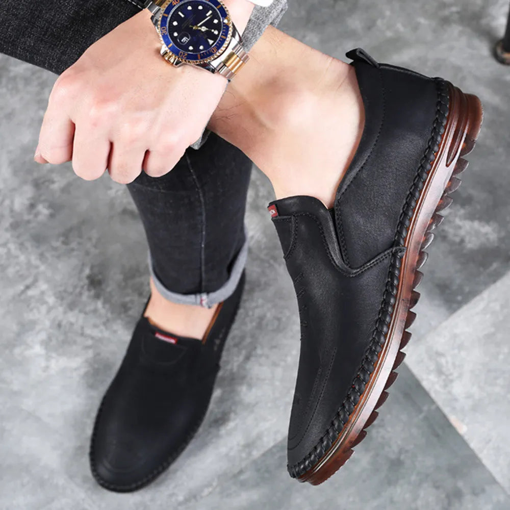 Trendy Lightweight Mens Black Loafer