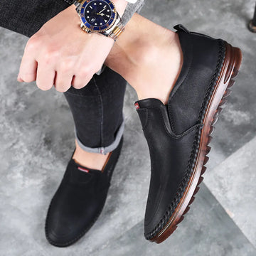 Trendy Lightweight Mens Black Loafer