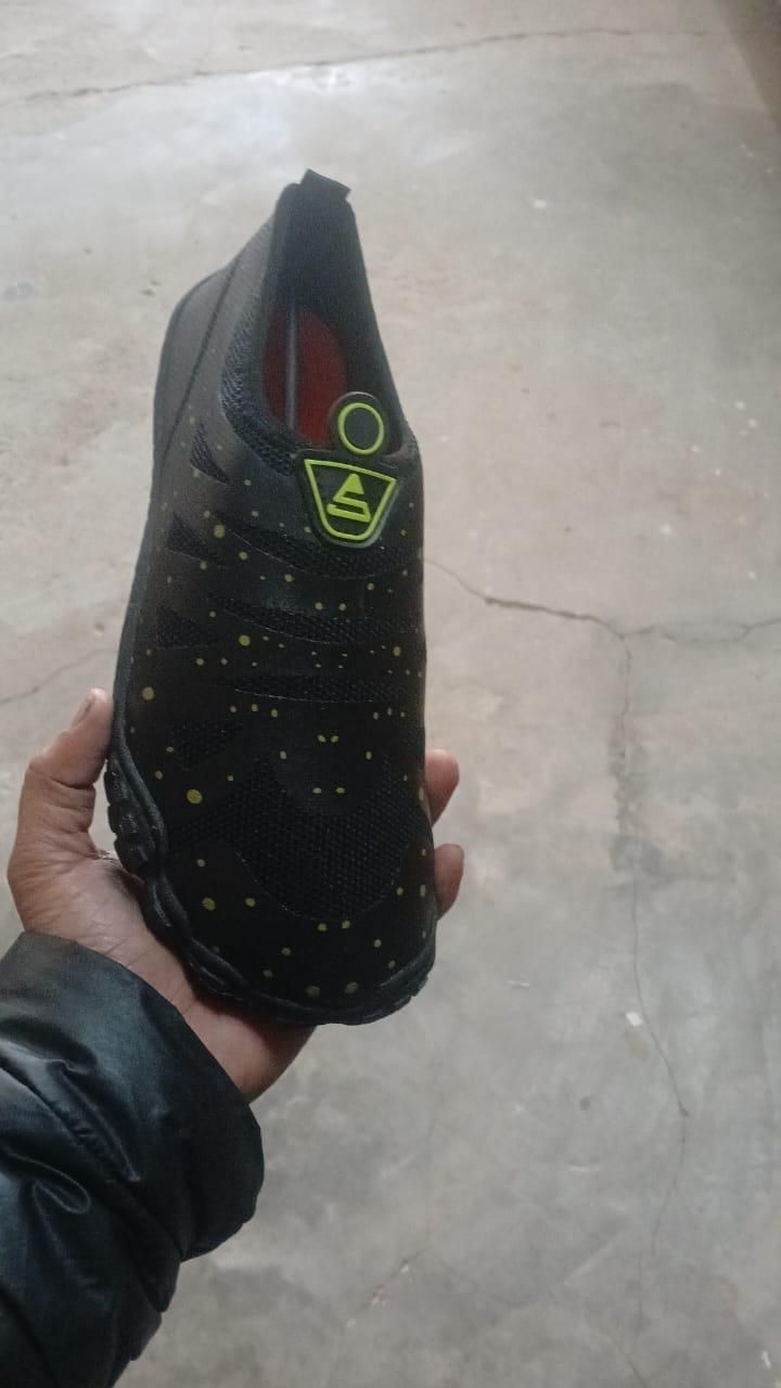 Ultra-Grip Minimalist Shoes